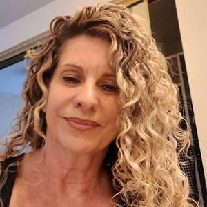 Meet your Posher, Claudia